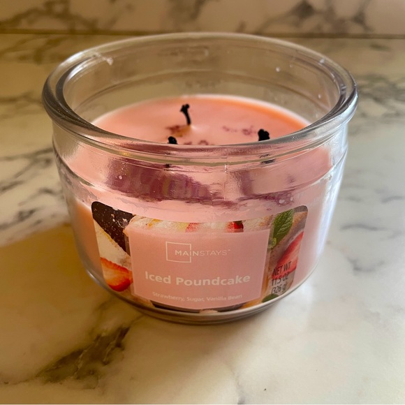 Mainstays iced pound cake candle sz 11.5 oz - Picture 1 of 4